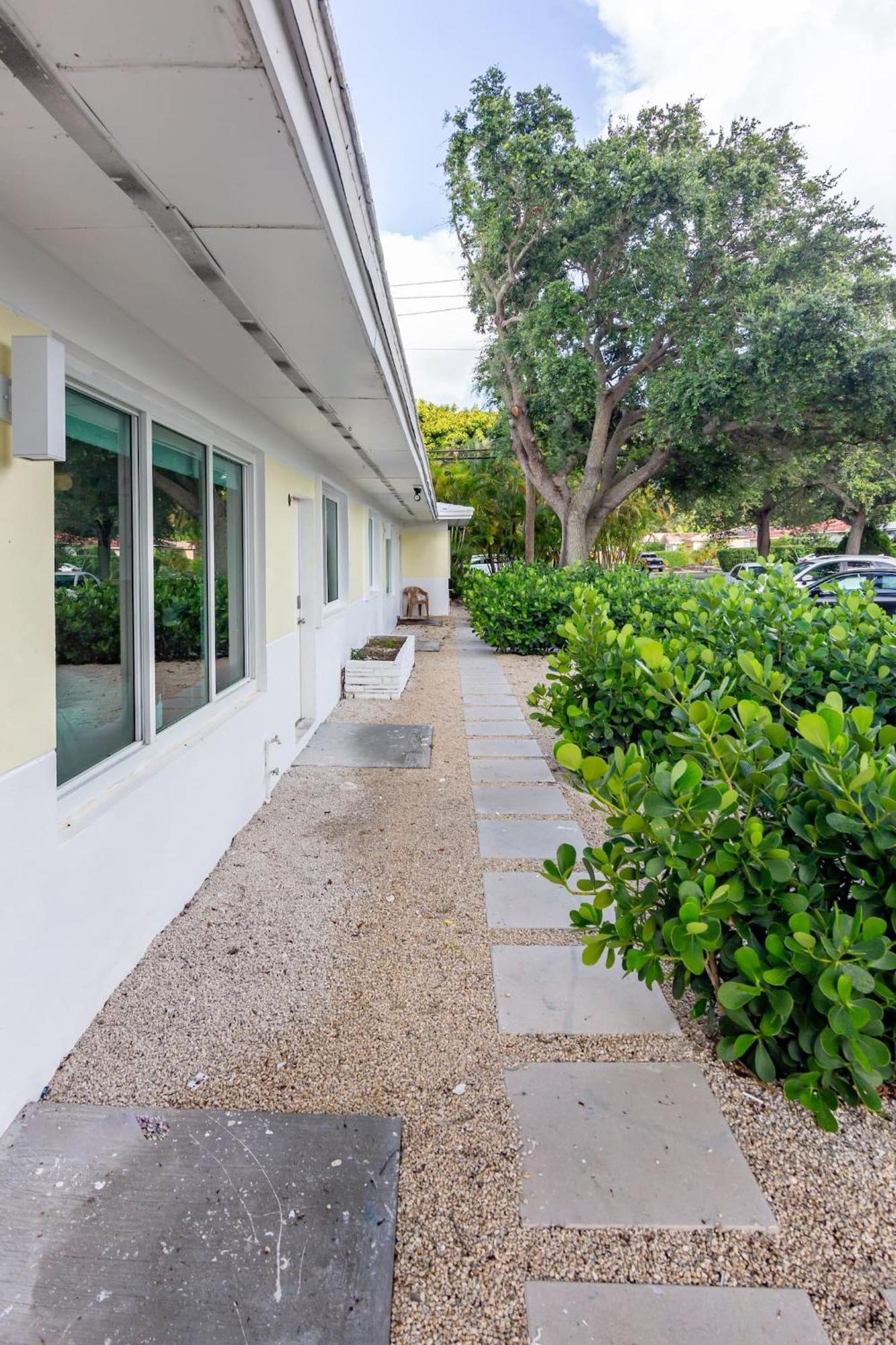 Stylish Studio Apartment In El Portal #1 Miami Exterior photo